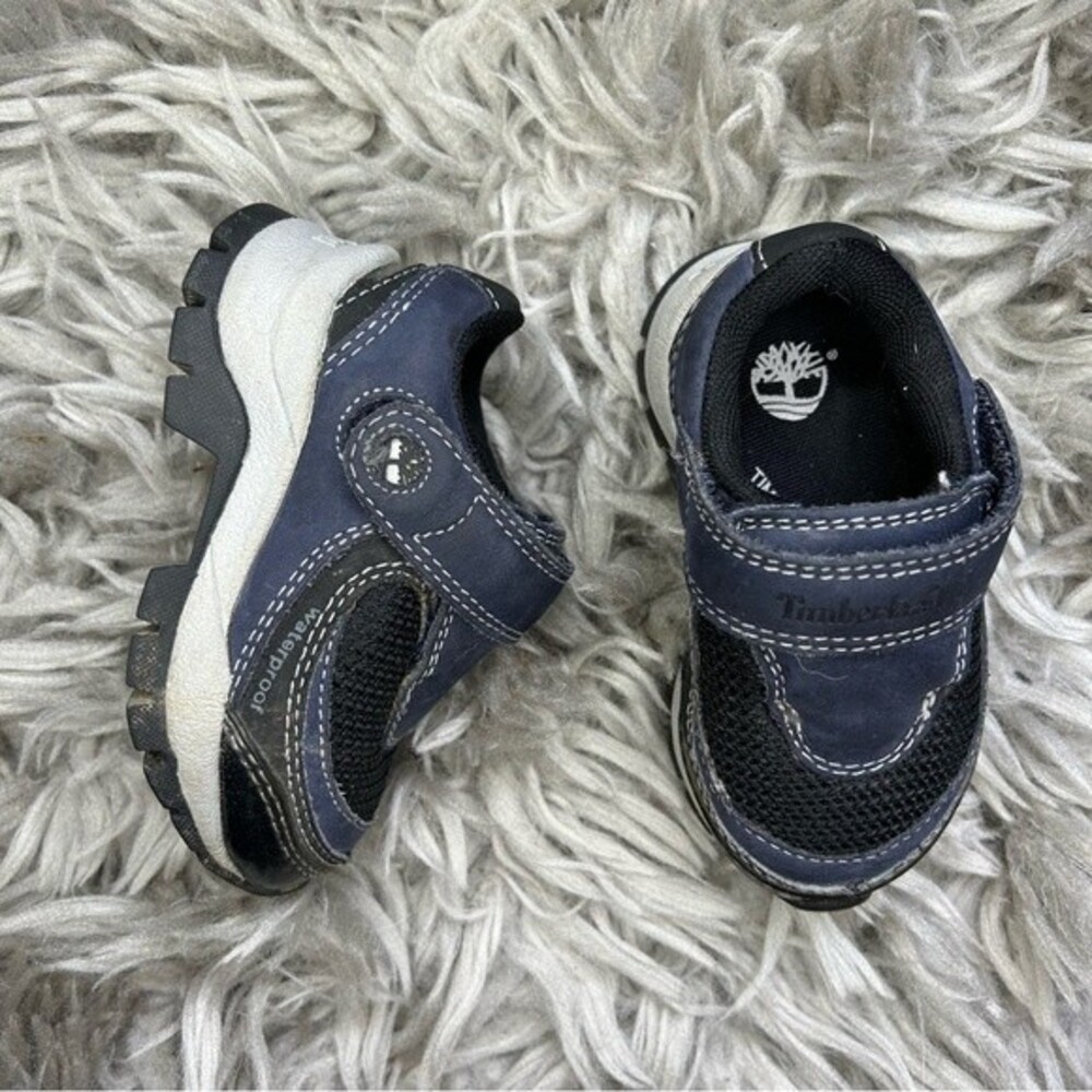 Timberland Waterproof navy blue strap closure toddler boy's shoes size 4